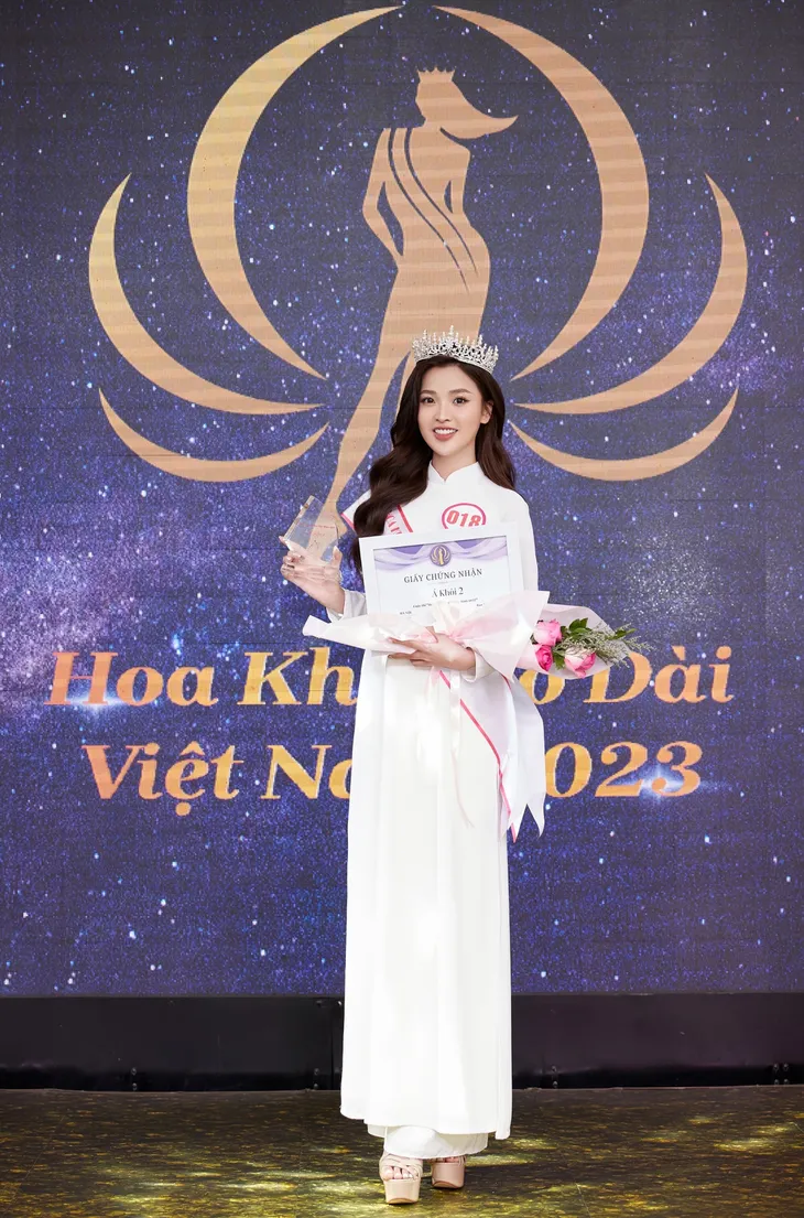 Nhan sắc ngọt ngào của Á khôi Áo dài Việt Nam 2023 Nguyễn Thị Hồng Trang - Ảnh 1. Nhan sắc ngọt ngào của Á khôi Áo dài Việt Nam 2023 Nguyễn Thị Hồng Trang - Ảnh 1.
