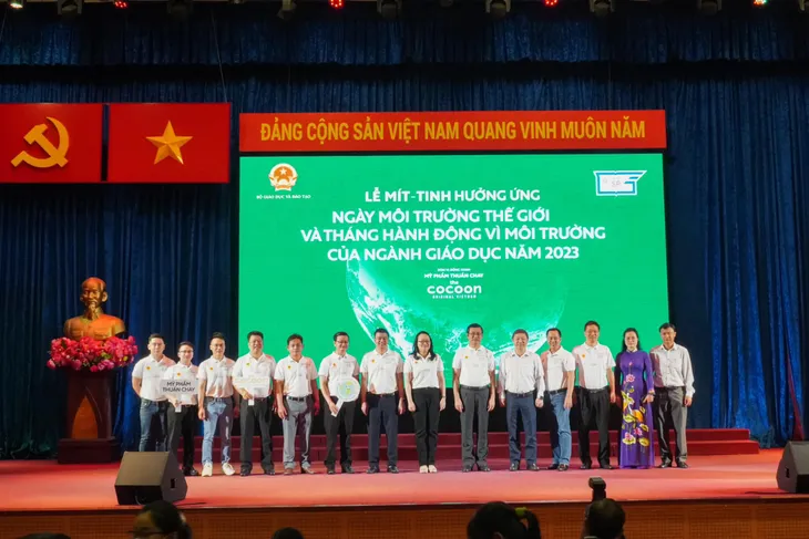 Cocoon và Trường ĐH Sư Phạm TP Hồ Chí Minh: Thu gom gần 7 tấn pin cũ bảo vệ môi trường - Ảnh 3. Cocoon và Trường ĐH Sư Phạm TP Hồ Chí Minh: Thu gom gần 7 tấn pin cũ bảo vệ môi trường - Ảnh 3.