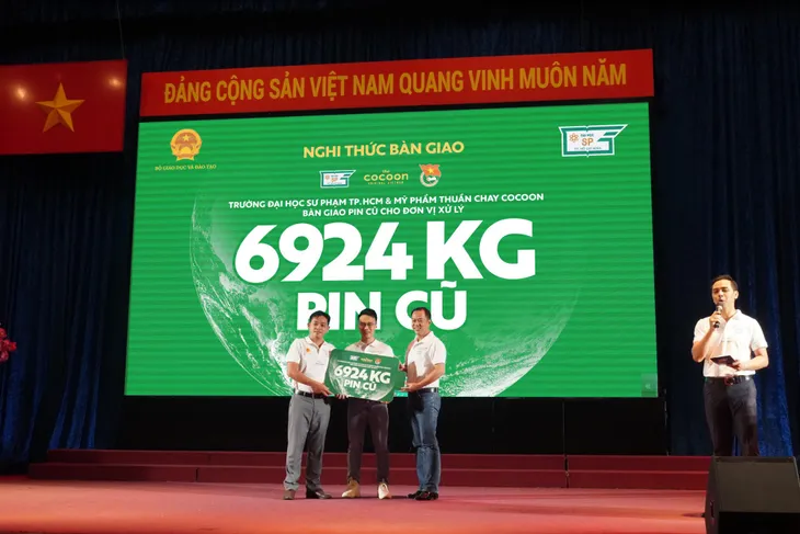 Cocoon và Trường ĐH Sư Phạm TP Hồ Chí Minh: Thu gom gần 7 tấn pin cũ bảo vệ môi trường - Ảnh 4. Cocoon và Trường ĐH Sư Phạm TP Hồ Chí Minh: Thu gom gần 7 tấn pin cũ bảo vệ môi trường - Ảnh 4.
