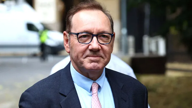 Phiên tòa xử Kevin Spacey đã bắt đầu tại London với 12 cáo buộc phạm tội tình dục - Ảnh 1. Phiên tòa xử Kevin Spacey đã bắt đầu tại London với 12 cáo buộc phạm tội tình dục - Ảnh 1.