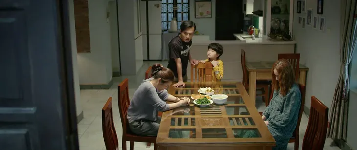 Gia đình mình vui bất thình lình - Tập 26: Hà trổ tài thám tử, suy diễn bí mật của bố mẹ chồng - Ảnh 33. Gia đình mình vui bất thình lình - Tập 26: Hà trổ tài thám tử, suy diễn bí mật của bố mẹ chồng - Ảnh 33.