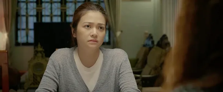 Gia đình mình vui bất thình lình - Tập 26: Hà trổ tài thám tử, suy diễn bí mật của bố mẹ chồng - Ảnh 37. Gia đình mình vui bất thình lình - Tập 26: Hà trổ tài thám tử, suy diễn bí mật của bố mẹ chồng - Ảnh 37.