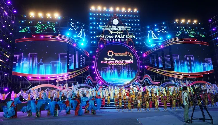Festival biển Nha Trang 2023: Sẽ có màn trình diễn ánh sáng hết sức độc đáo - Ảnh 1. Festival biển Nha Trang 2023: Sẽ có màn trình diễn ánh sáng hết sức độc đáo - Ảnh 1.