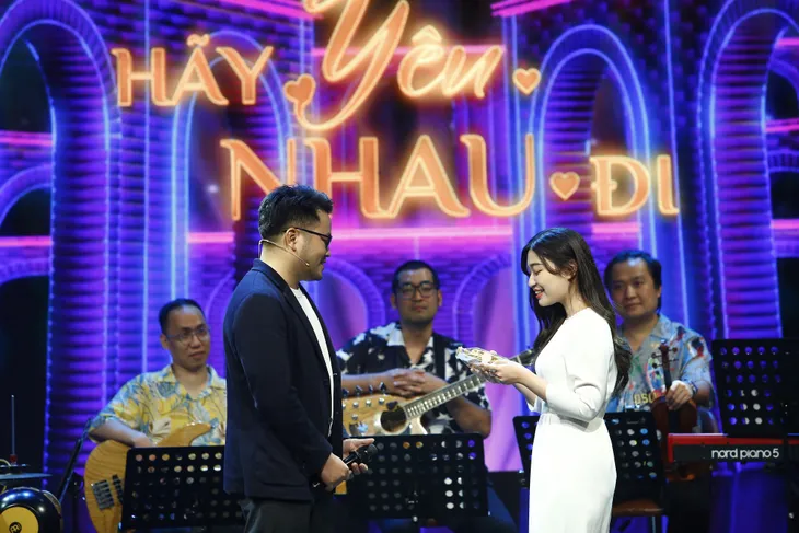 Hãy yêu nhau đi: Chàng trai rụt rè chinh phục nữ sinh viên ngành y nhờ sự chân thành, ấm áp - Ảnh 7. Hãy yêu nhau đi: Chàng trai rụt rè chinh phục nữ sinh viên ngành y nhờ sự chân thành, ấm áp - Ảnh 7.