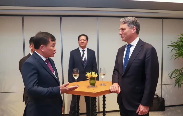 Việt Nam tham dự khai mạc Đối thoại Shangri-La lần thứ 20 - Ảnh 3. Việt Nam tham dự khai mạc Đối thoại Shangri-La lần thứ 20 - Ảnh 3.