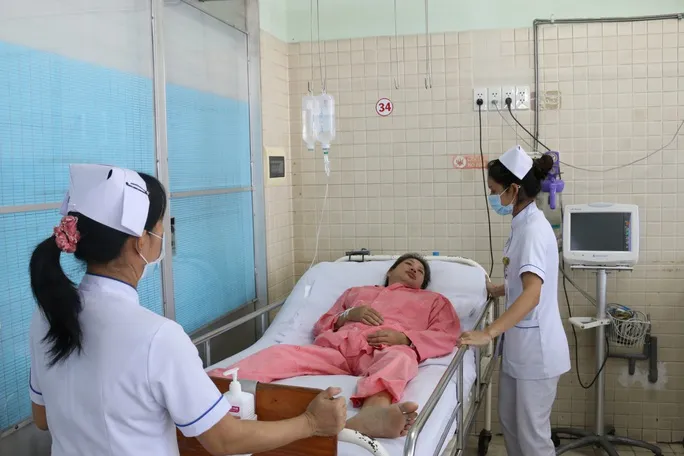 Gia tăng bệnh lý da liễu mùa nắng nóng - Ảnh 1. Gia tăng bệnh lý da liễu mùa nắng nóng - Ảnh 1.