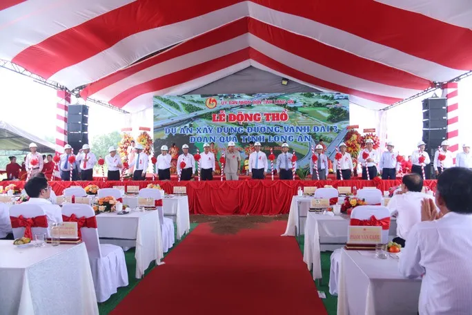 Động thổ dự án vành đai 3 TP Hồ Chí Minh đoạn qua tỉnh Long An - Ảnh 1. Động thổ dự án vành đai 3 TP Hồ Chí Minh đoạn qua tỉnh Long An - Ảnh 1.