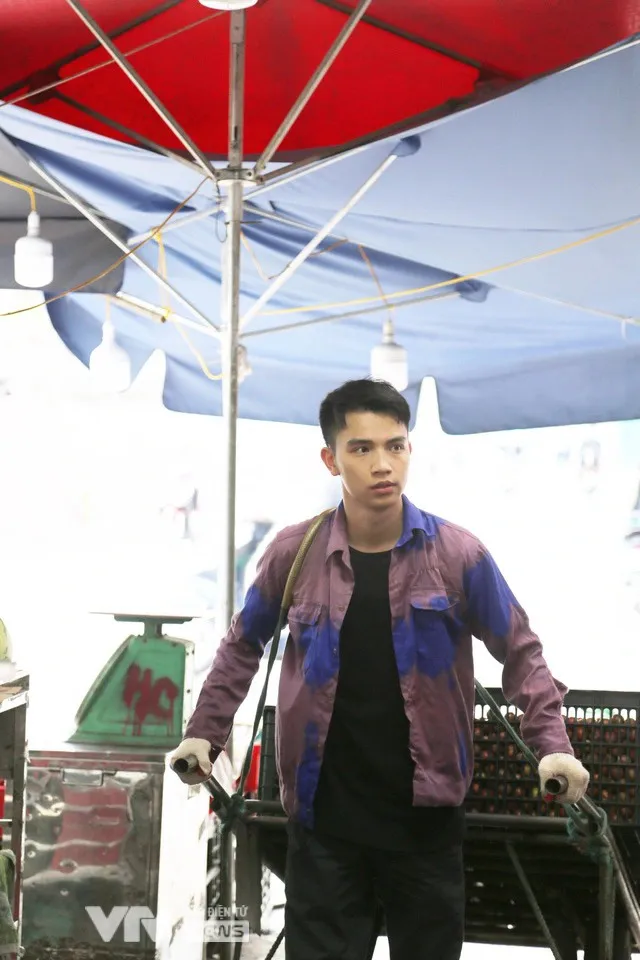 Cuộc đời vẫn đẹp sao: K cơ Thạch nối nghiệp cửu vạn của bố Lưu? - Ảnh 6. Cuộc đời vẫn đẹp sao: K cơ Thạch nối nghiệp cửu vạn của bố Lưu? - Ảnh 6.