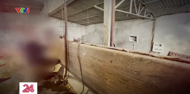 Tái diễn xe quá khổ, quá tải với nhiều thủ đoạn tinh vi - Ảnh 9. Tái diễn xe quá khổ, quá tải với nhiều thủ đoạn tinh vi - Ảnh 9.