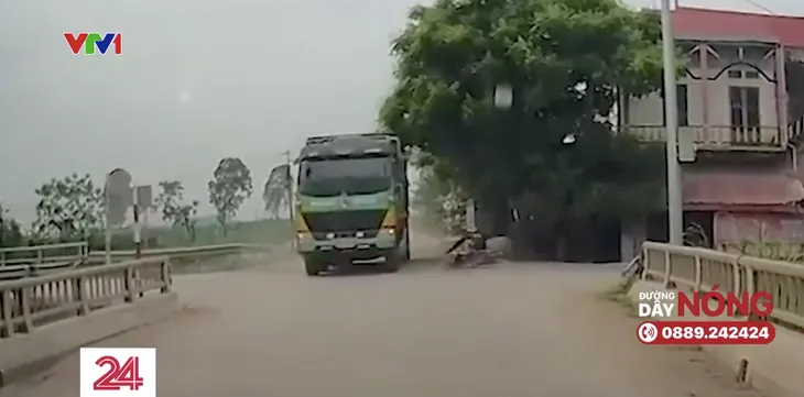 Tái diễn xe quá khổ, quá tải với nhiều thủ đoạn tinh vi - Ảnh 2. Tái diễn xe quá khổ, quá tải với nhiều thủ đoạn tinh vi - Ảnh 2.