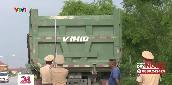 Tái diễn xe quá khổ, quá tải với nhiều thủ đoạn tinh vi - Ảnh 16. Tái diễn xe quá khổ, quá tải với nhiều thủ đoạn tinh vi - Ảnh 16.