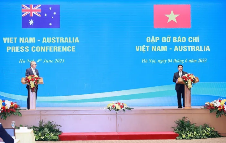 Thủ tướng Phạm Minh Chính và Thủ tướng Australia thông báo kết quả hội đàm - Ảnh 1. Thủ tướng Phạm Minh Chính và Thủ tướng Australia thông báo kết quả hội đàm - Ảnh 1.
