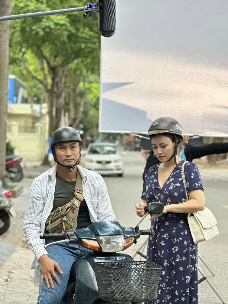 Cô Xuyến Về nhà đi con kết đôi Duy Hưng trong phim mới? - Ảnh 3. Cô Xuyến Về nhà đi con kết đôi Duy Hưng trong phim mới? - Ảnh 3.