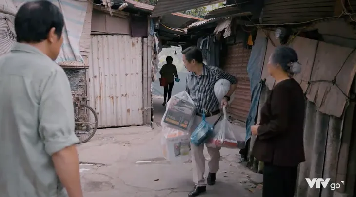 Cuộc đời vẫn đẹp sao - Tập 28: Chia tay đòi lại quà, Nghĩa lộ rõ độ bẩn tính - Ảnh 23. Cuộc đời vẫn đẹp sao - Tập 28: Chia tay đòi lại quà, Nghĩa lộ rõ độ bẩn tính - Ảnh 23.