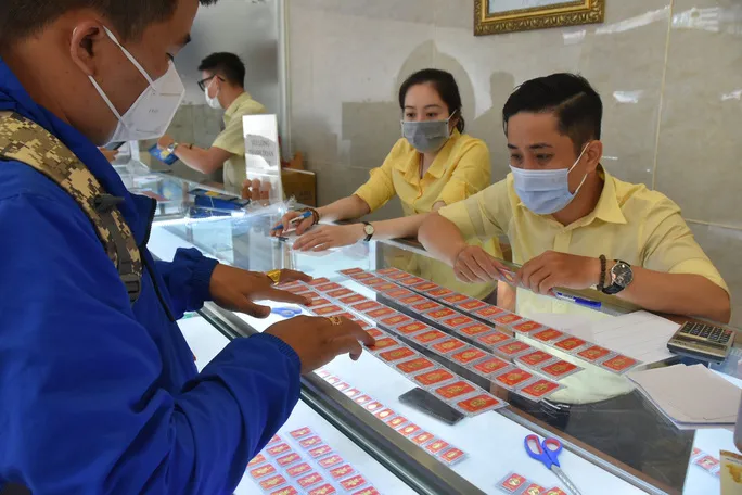 Lạc quan giá vàng? - Ảnh 1. Lạc quan giá vàng? - Ảnh 1.