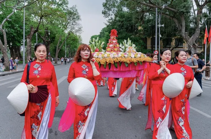 Lễ hội kỷ niệm 595 năm Ngày vua Lê Thái Tổ đăng quang - Ảnh 6. Lễ hội kỷ niệm 595 năm Ngày vua Lê Thái Tổ đăng quang - Ảnh 6.