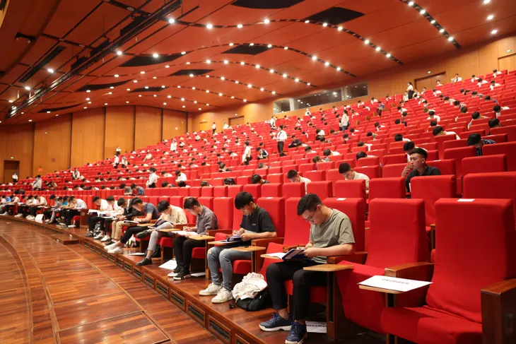 Hàng nghìn kỹ sư, cử nhân dự thi GSAT đợt 1 năm 2023 - Ảnh 2. Hàng nghìn kỹ sư, cử nhân dự thi GSAT đợt 1 năm 2023 - Ảnh 2.