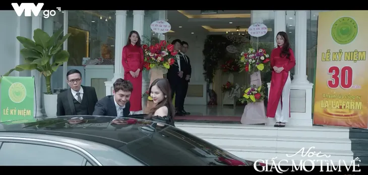 Nơi giấc mơ tìm về - Tập 11: Gia An dẫn dàn chân dài đến lễ kỷ niệm thành lập công ty - Ảnh 5. Nơi giấc mơ tìm về - Tập 11: Gia An dẫn dàn chân dài đến lễ kỷ niệm thành lập công ty - Ảnh 5.