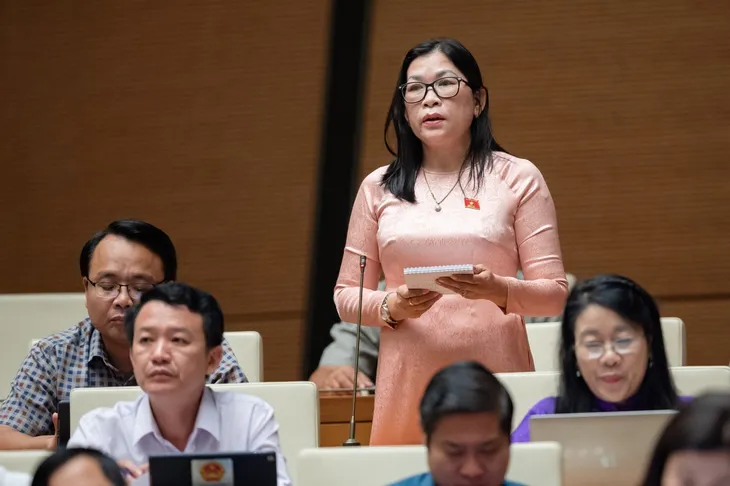 Bộ trưởng Đào Ngọc Dung: Sẽ suy nghĩ thấu đáo về việc lập Quỹ hỗ trợ người lao động - Ảnh 1.