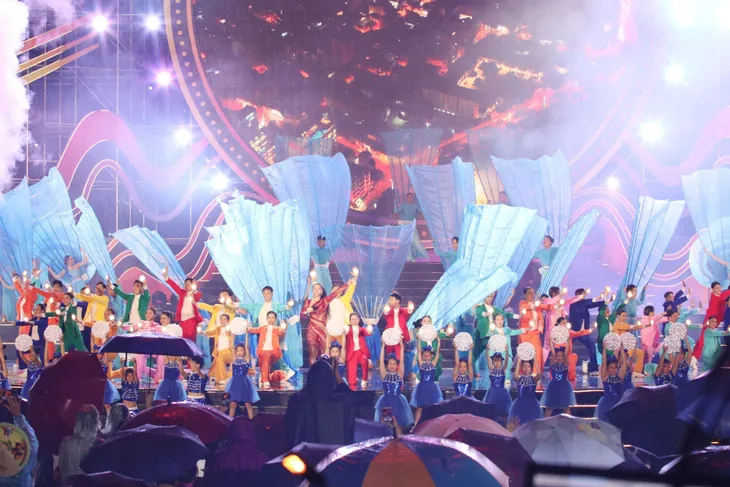 Bế mạc Festival Biển Nha Trang - Khánh Hòa 2023 - Ảnh 2. Bế mạc Festival Biển Nha Trang - Khánh Hòa 2023 - Ảnh 2.