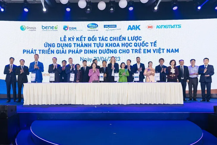 Vinamilk tâm huyết với mục tiêu đưa sữa công thức gần với chuẩn vàng sữa mẹ - Ảnh 2.