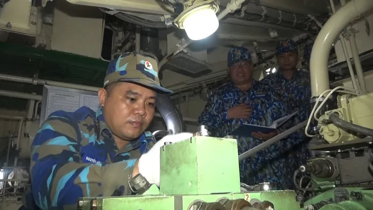 Lữ đoàn 167, Vùng 2 Hải quân phát huy sáng kiến, cải tiến kỹ thuật - Ảnh 1. Lữ đoàn 167, Vùng 2 Hải quân phát huy sáng kiến, cải tiến kỹ thuật - Ảnh 1.