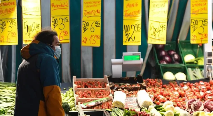 Yếu tố nào đã đẩy kinh tế Eurozone rơi vào suy thoái kỹ thuật? - Ảnh 2. Yếu tố nào đã đẩy kinh tế Eurozone rơi vào suy thoái kỹ thuật? - Ảnh 2.