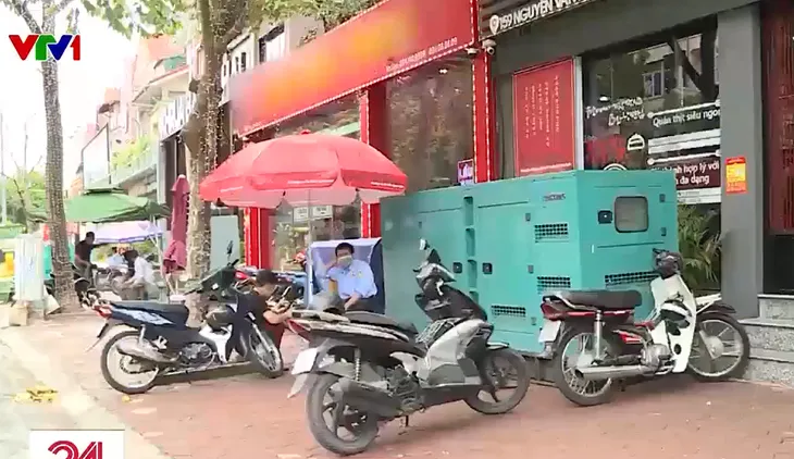 Nhà hàng, quán ăn thuê máy phát điện đối phó nắng nóng - Ảnh 1. Nhà hàng, quán ăn thuê máy phát điện đối phó nắng nóng - Ảnh 1.