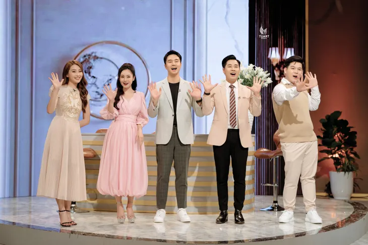 Khách sạn 5 sao cùng vợ chồng MC Thùy Linh – diễn viên Đức Hiếu - Ảnh 1. Khách sạn 5 sao cùng vợ chồng MC Thùy Linh – diễn viên Đức Hiếu - Ảnh 1.