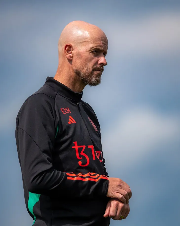 Bàn tay sắt của HLV Erik ten Hag tại Manchester United - Ảnh 1. Bàn tay sắt của HLV Erik ten Hag tại Manchester United - Ảnh 1.