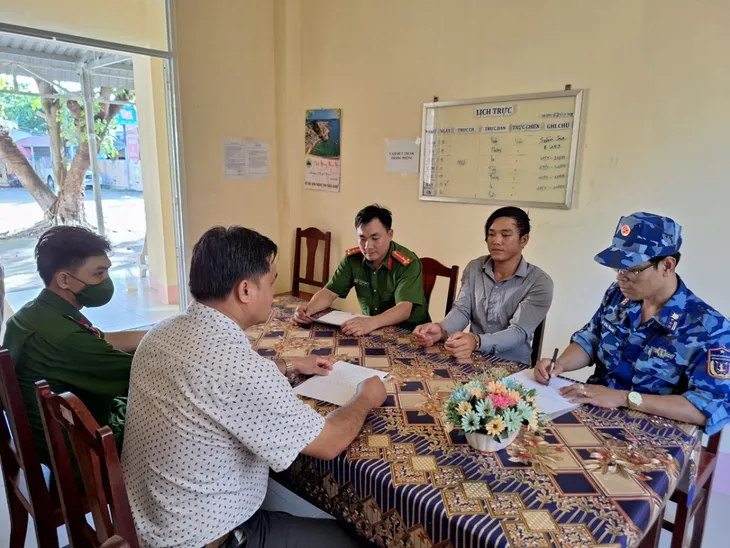 Kiên Giang: Bắt giữ đối tượng có lệnh truy nã trên vùng biển Tây Nam - Ảnh 2. Kiên Giang: Bắt giữ đối tượng có lệnh truy nã trên vùng biển Tây Nam - Ảnh 2.