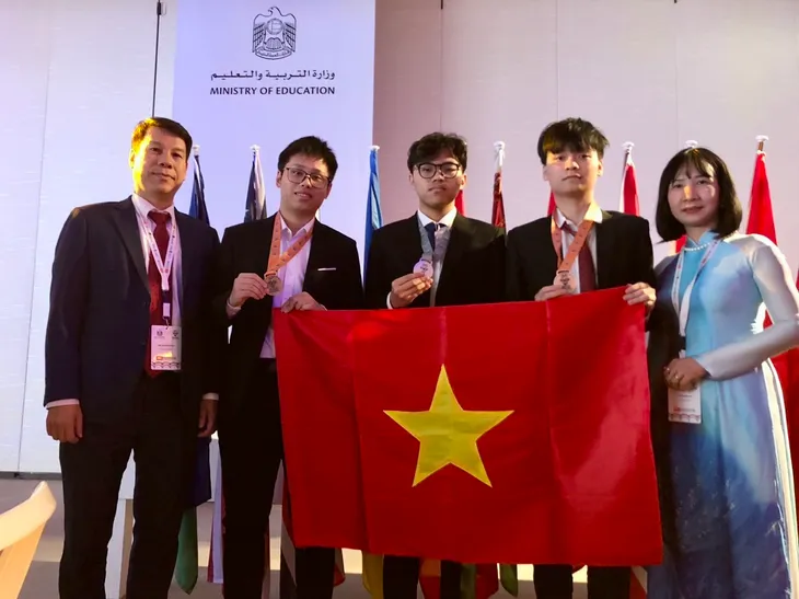 Bộ GD&ĐT thông tin về công bố điểm thi, phát hành SGK - Ảnh 2. Bộ GD&ĐT thông tin về công bố điểm thi, phát hành SGK - Ảnh 2.