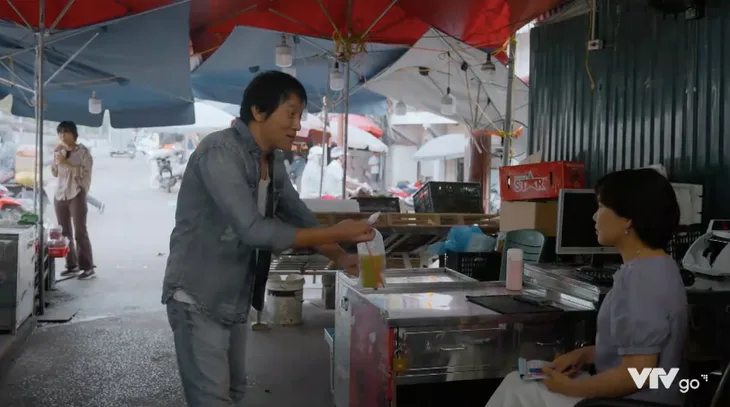Cuộc đời vẫn đẹp sao - Tập 43: Biết Luyến có thai, Lưu hí hửng khoe cả chợ một phát ăn luôn - Ảnh 22. Cuộc đời vẫn đẹp sao - Tập 43: Biết Luyến có thai, Lưu hí hửng khoe cả chợ một phát ăn luôn - Ảnh 22.