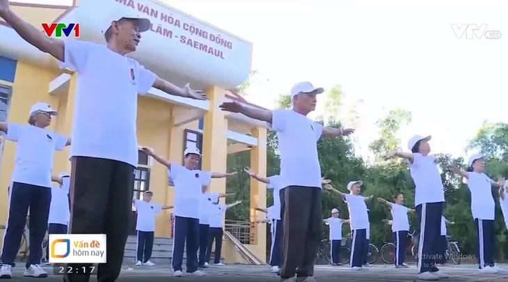 Việt Nam bước qua đỉnh cao của ‘dân số vàng’: Chất lượng đã ‘vàng’ chưa? - Ảnh 1. Việt Nam bước qua đỉnh cao của ‘dân số vàng’: Chất lượng đã ‘vàng’ chưa? - Ảnh 1.