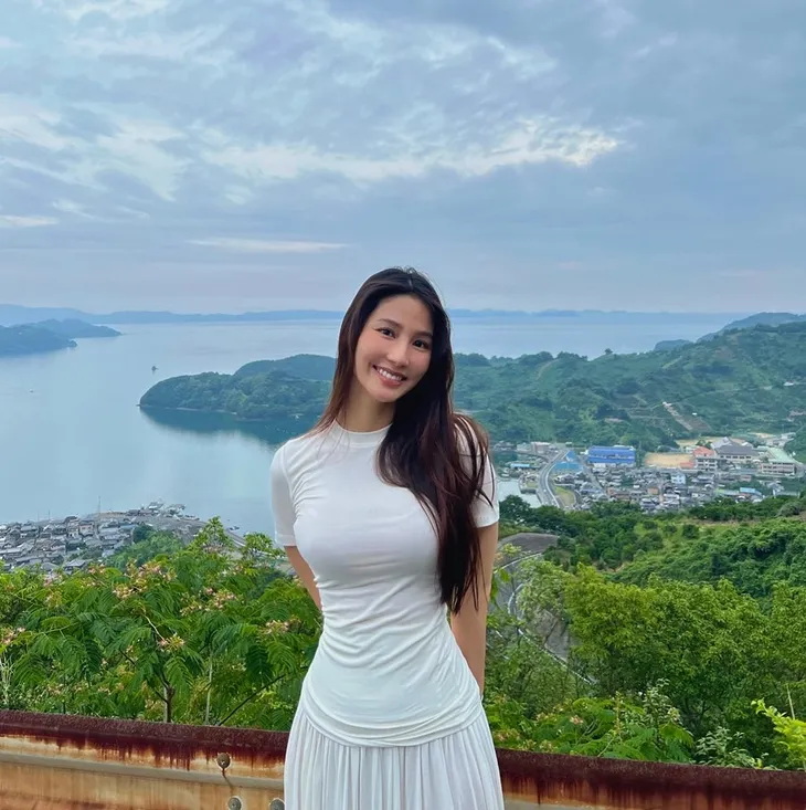 Diễn viên Việt tuần qua: Hồng Diễm diện croptop, Bảo Thanh khoe tài sản khủng - Ảnh 9. Diễn viên Việt tuần qua: Hồng Diễm diện croptop, Bảo Thanh khoe tài sản khủng - Ảnh 9.
