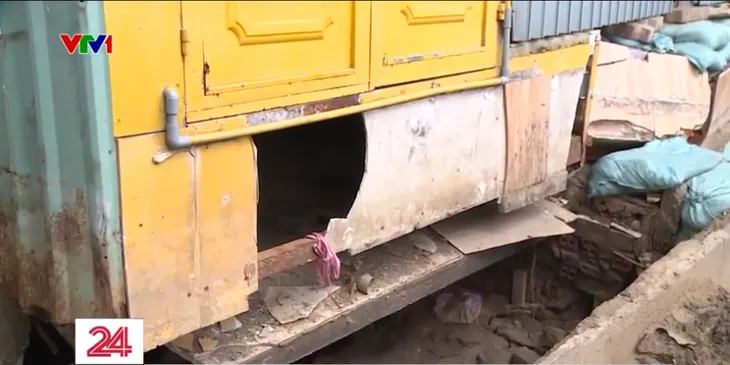 TP Hồ Chí Minh: 200m kè Thanh Đa bị sụt lún - Ảnh 2. TP Hồ Chí Minh: 200m kè Thanh Đa bị sụt lún - Ảnh 2.