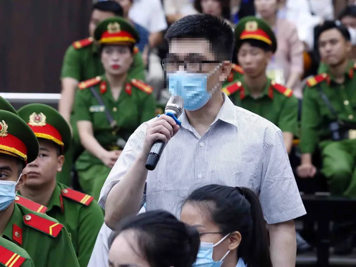 Hình ảnh dẫn giải các bị cáo vụ chuyến bay giải cứu đến tòa xét xử - Ảnh 16. Hình ảnh dẫn giải các bị cáo vụ chuyến bay giải cứu đến tòa xét xử - Ảnh 16.