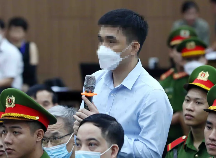 Hình ảnh dẫn giải các bị cáo vụ chuyến bay giải cứu đến tòa xét xử - Ảnh 13. Hình ảnh dẫn giải các bị cáo vụ chuyến bay giải cứu đến tòa xét xử - Ảnh 13.