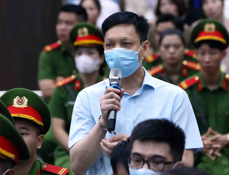 Hình ảnh dẫn giải các bị cáo vụ chuyến bay giải cứu đến tòa xét xử - Ảnh 11. Hình ảnh dẫn giải các bị cáo vụ chuyến bay giải cứu đến tòa xét xử - Ảnh 11.