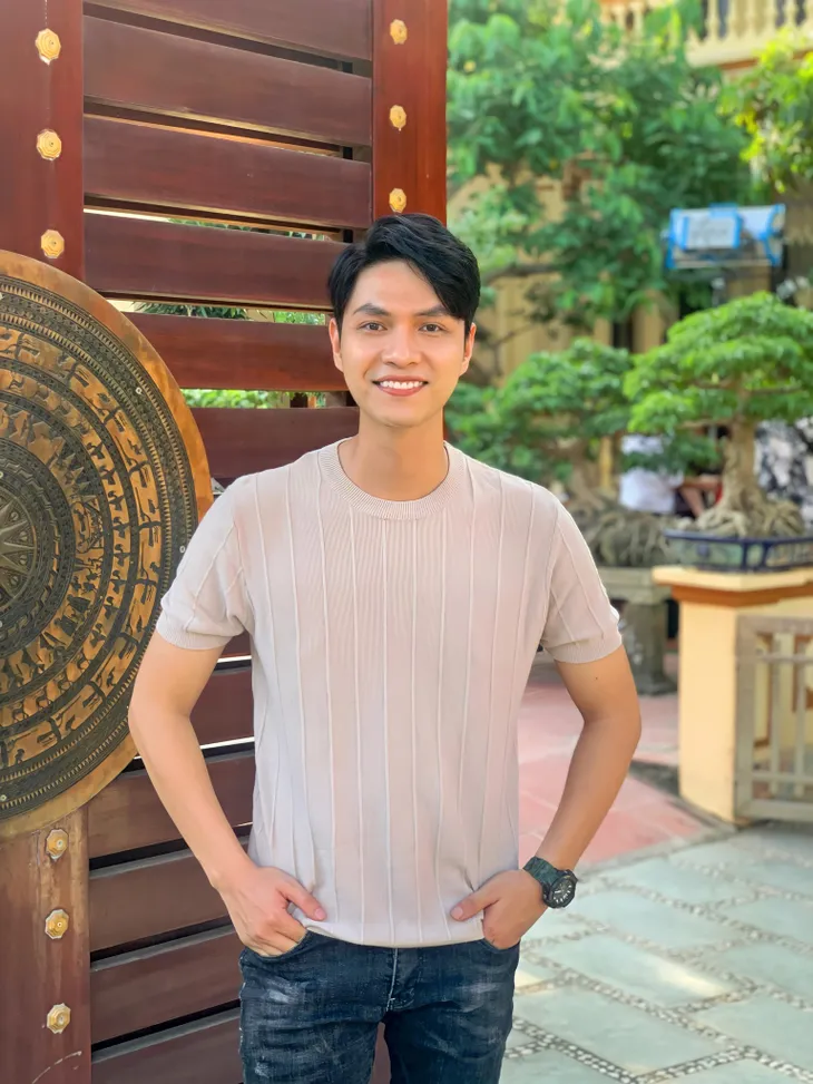 Loạt ảnh cực điển trai của Tô Dũng khác xa Điền cửu vạn Cuộc đời vẫn đẹp sao - Ảnh 9. Loạt ảnh cực điển trai của Tô Dũng khác xa Điền cửu vạn Cuộc đời vẫn đẹp sao - Ảnh 9.
