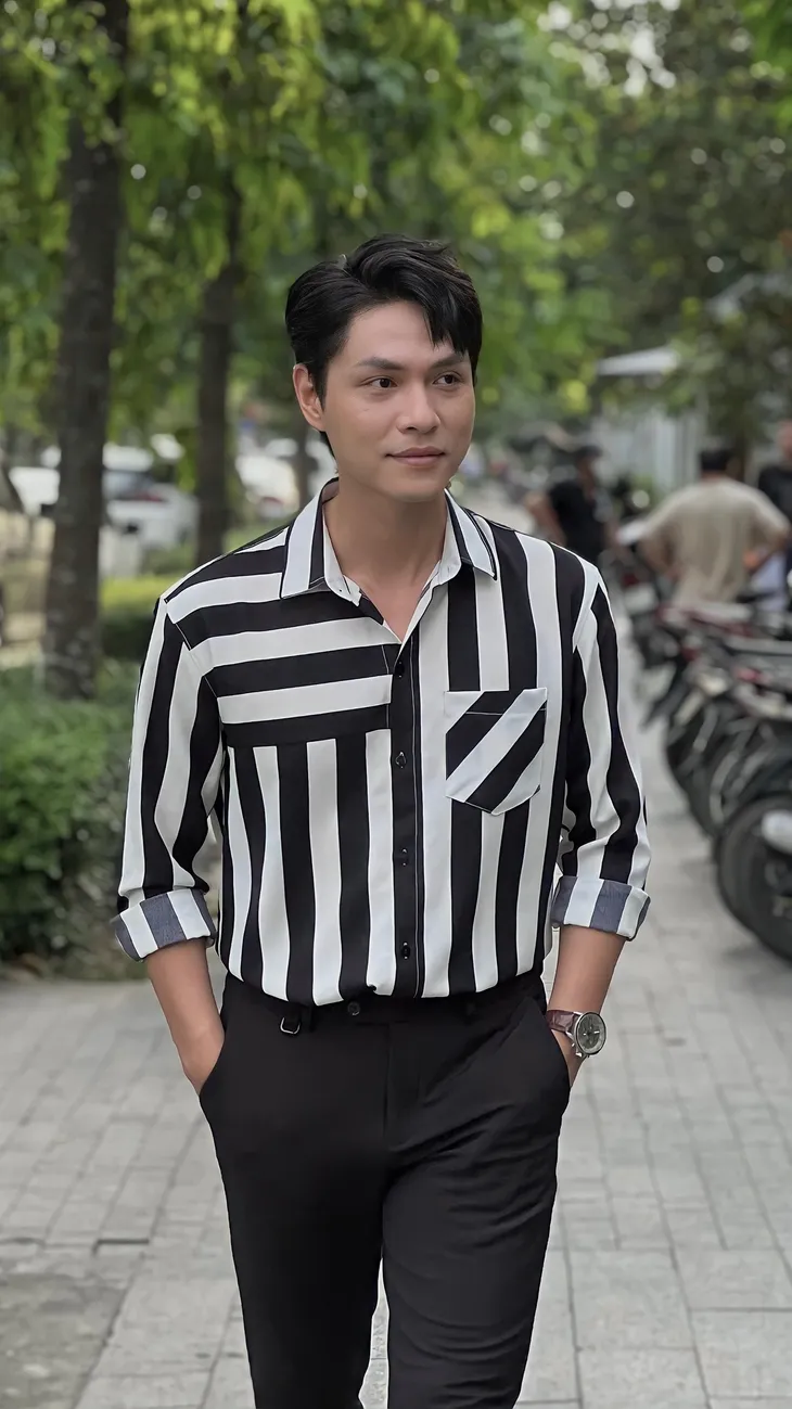 Loạt ảnh cực điển trai của Tô Dũng khác xa Điền cửu vạn Cuộc đời vẫn đẹp sao - Ảnh 2. Loạt ảnh cực điển trai của Tô Dũng khác xa Điền cửu vạn Cuộc đời vẫn đẹp sao - Ảnh 2.
