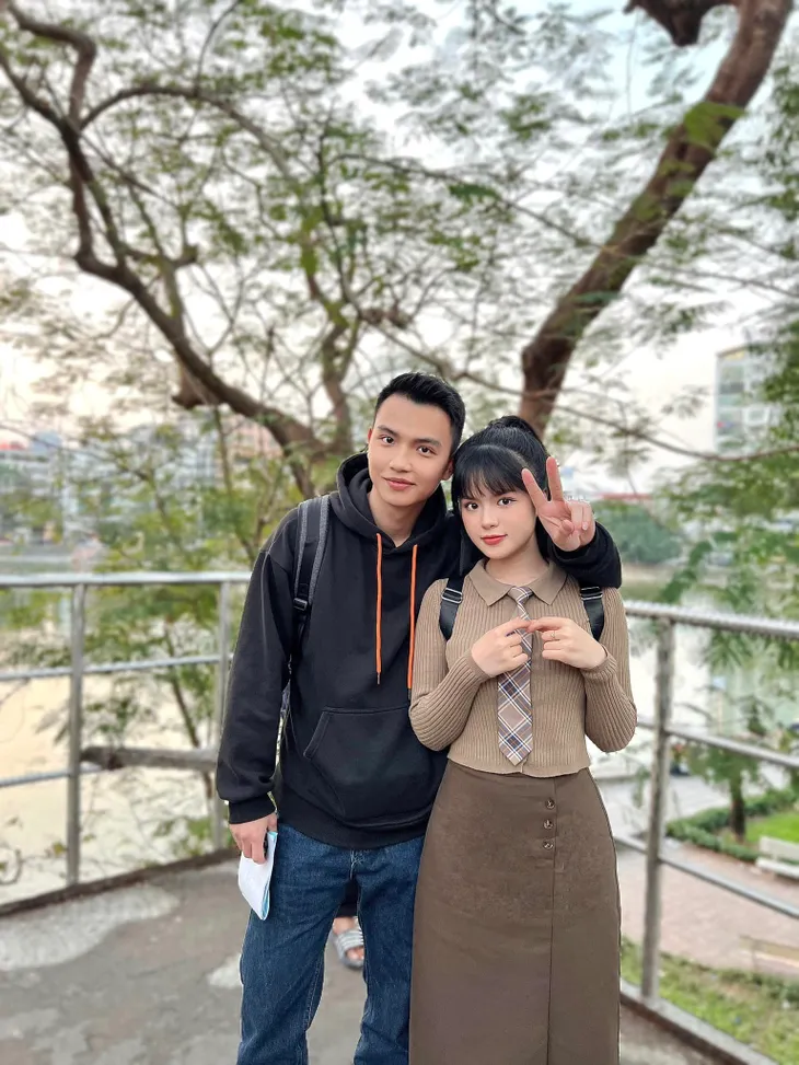 Loạt ảnh Thạch - Nga ngọt như kẹo ở hậu trường tập cuối Cuộc đời vẫn đẹp sao - Ảnh 6. Loạt ảnh Thạch - Nga ngọt như kẹo ở hậu trường tập cuối Cuộc đời vẫn đẹp sao - Ảnh 6.