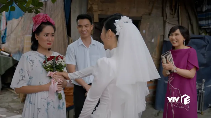 Cuộc đời vẫn đẹp sao - Tập 45: Đám cưới viên mãn, rộn ràng nơi xóm chợ nghèo - Ảnh 20. Cuộc đời vẫn đẹp sao - Tập 45: Đám cưới viên mãn, rộn ràng nơi xóm chợ nghèo - Ảnh 20.