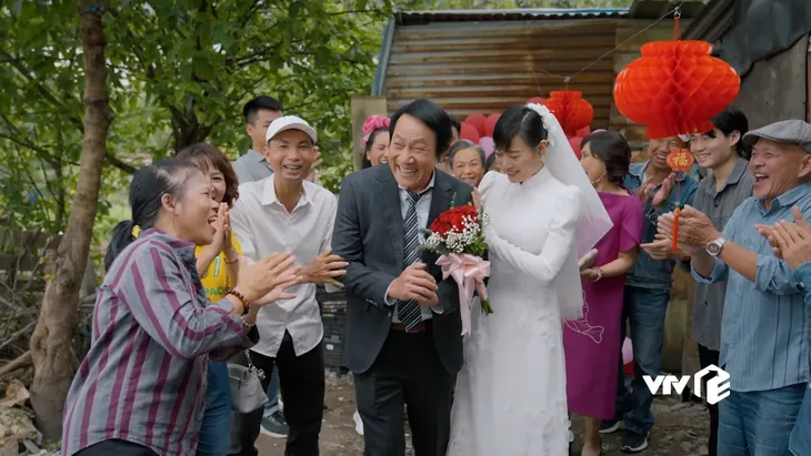 Cuộc đời vẫn đẹp sao - Tập 45: Đám cưới viên mãn, rộn ràng nơi xóm chợ nghèo - Ảnh 14. Cuộc đời vẫn đẹp sao - Tập 45: Đám cưới viên mãn, rộn ràng nơi xóm chợ nghèo - Ảnh 14.