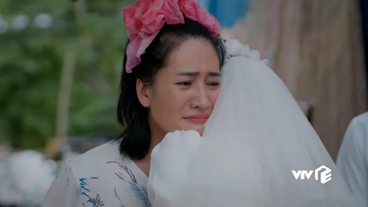 Cuộc đời vẫn đẹp sao - Tập 45: Đám cưới viên mãn, rộn ràng nơi xóm chợ nghèo - Ảnh 21. Cuộc đời vẫn đẹp sao - Tập 45: Đám cưới viên mãn, rộn ràng nơi xóm chợ nghèo - Ảnh 21.