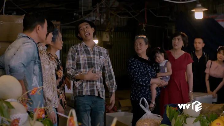 Cuộc đời vẫn đẹp sao - Tập 45: Đám cưới viên mãn, rộn ràng nơi xóm chợ nghèo - Ảnh 33. Cuộc đời vẫn đẹp sao - Tập 45: Đám cưới viên mãn, rộn ràng nơi xóm chợ nghèo - Ảnh 33.