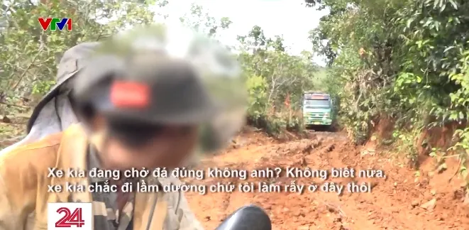 Rầm rộ khai thác đá bazan trái phép: Làm sao ngăn chặn? - Ảnh 4. Rầm rộ khai thác đá bazan trái phép: Làm sao ngăn chặn? - Ảnh 4.