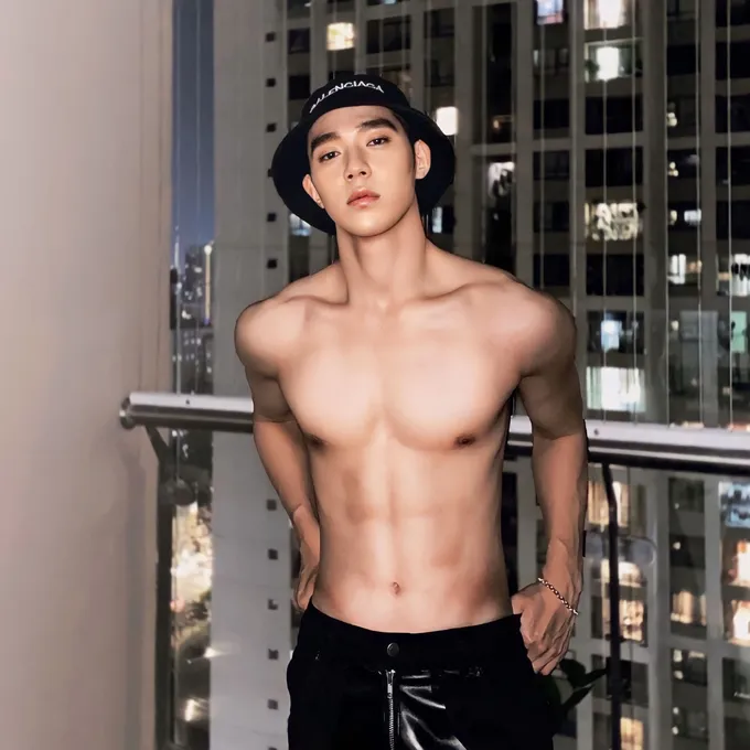 Nam thần 6 múi, hát hay khiến ca sĩ Mỹ Tâm khó giữ bình tĩnh - Ảnh 3. Nam thần 6 múi, hát hay khiến ca sĩ Mỹ Tâm khó giữ bình tĩnh - Ảnh 3.