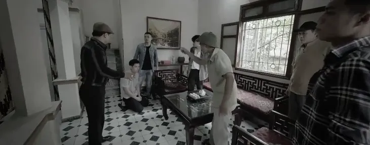 Nơi giấc mơ tìm về - Tập 35: Hùng lùn nhớ ra ông Kình, bố mẹ Mai Anh bị bắt - Ảnh 11. Nơi giấc mơ tìm về - Tập 35: Hùng lùn nhớ ra ông Kình, bố mẹ Mai Anh bị bắt - Ảnh 11.