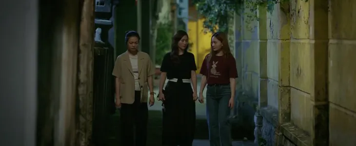 Gia đình mình vui bất thình lình - Tập 38: Uất nghẹn vì quá khứ vợ làm PG, Danh thử đi bar một lần tìm thú vui - Ảnh 15. Gia đình mình vui bất thình lình - Tập 38: Uất nghẹn vì quá khứ vợ làm PG, Danh thử đi bar một lần tìm thú vui - Ảnh 15.